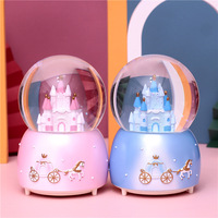 Globe à eau en verre Château de Princesse avec lumières colorées, cadeau d'anniversaire pour filles