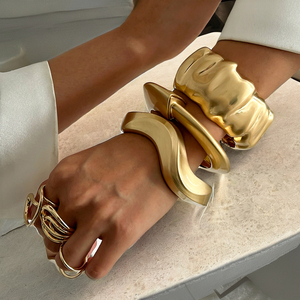 2025 Mới Đến Thời Trang Chunky Kim Loại Vòng Đeo Tay Mịn Cổ Điển Dây Đeo Cổ Tay Không Thường Xuyên Mở Thiết Kế Giá Rẻ Bán Buôn Vòng Đeo Cổ Điển - Product Image 2