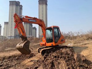 Mini-excavatrice sur chenilles DOOSAN DX80-9C d'occasion, prête à l'emploi, 8 tonnes, avec composant moteur essentiel, à vendre - Product Image 2