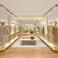 Présentoir de Luxe Tout-en-un pour Magasin de Vêtements, Personnalisation Complète du Magasin, Étagères en Acier Inoxydable Doré pour Vêtements Homme et Femme