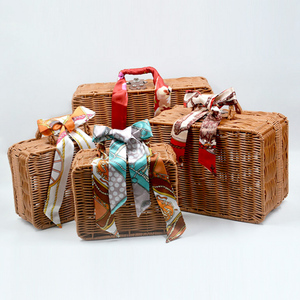 ตะกร้าหวายสี่เหลี่ยมทำมือแบบกำหนดเอง กระเป๋าเดินทางขนาดเล็กสำหรับใส่อาหาร ผลไม้ กล่องเครื่องสำอาง ช่วยรักษาความสดสำหรับกิจกรรมกลางแจ้ง - Product Image 1