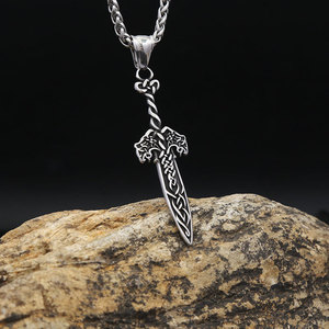 Acier inoxydable Loup Épée Pendentif Hommes Collier Rétro Bijoux De Mode Viking Nordique En Gros - Product Image 4