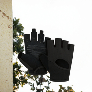 Gants d'entraînement noirs sans doigts avec grip antidérapant et support de poignet réglable - Product Image 2