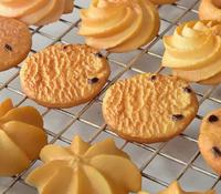 Nouvelle extrudeuse de dépôt de gâteau de tasse de remplissage de biscuit de macaron de fortune commerciale automatique faisant la machine pour l'usage de boulangerie