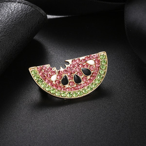 Nouvelle broche émail fruitée <span class=keywords><strong>AliExpress</strong></span> 2025, motif pastèque, en alliage incrusté de diamants, style mode européenne et américaine - Product Image 2