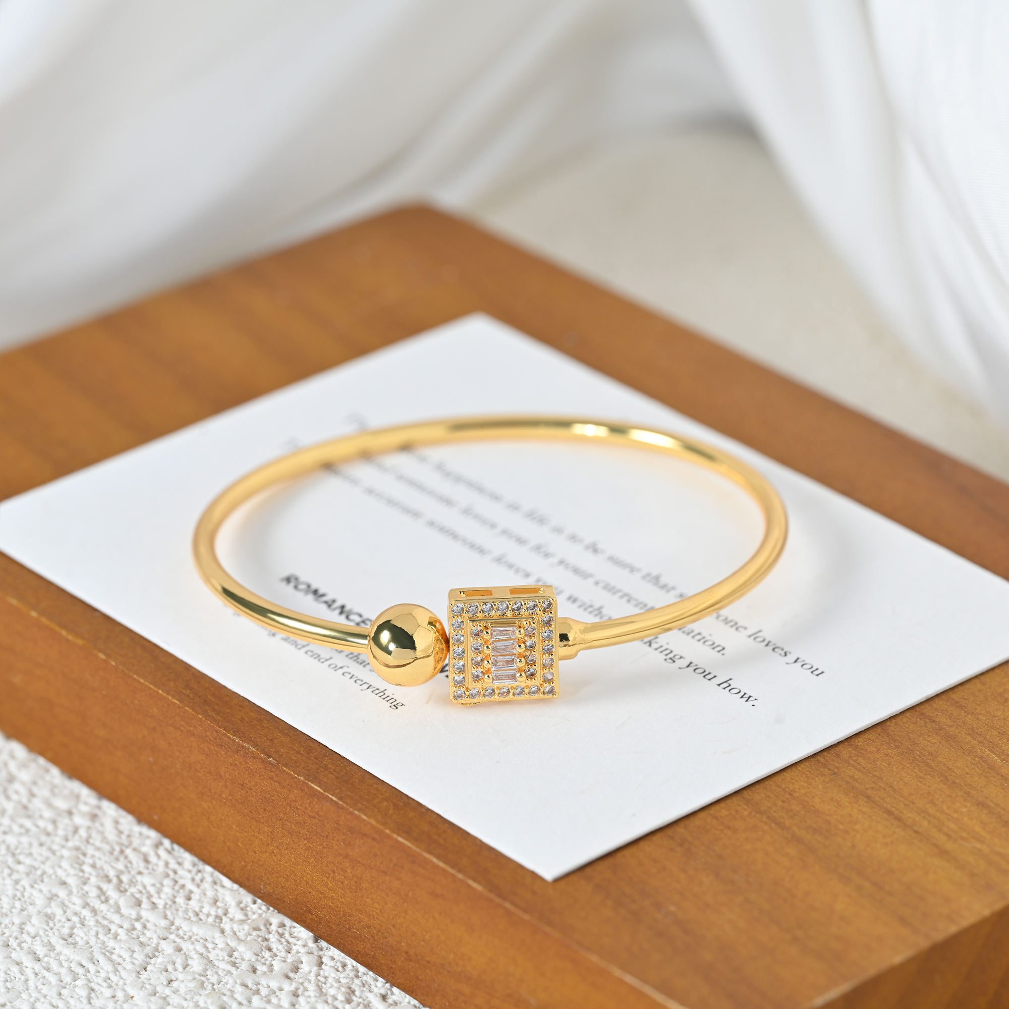 Bracelet bébé doré 3