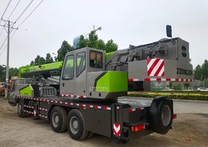 Grúa sobre Camión Usada Zoomlion de 30 Toneladas, Todoterreno, Hidráulica, para Construcción, con Motor Weichai, Caja de Cambios, Bomba y Motor de Engranajes - Product Image 4