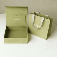 Boîte à bijoux personnalisée haut de gamme en carton gris avec autocollant de lamination vert mat, fermeture magnétique, pour collier et boucles d'oreilles