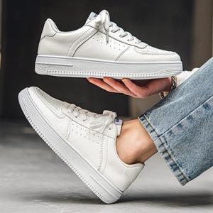 รองเท้าผ้าใบผู้ชาย รุ่นใหม่ ระบายอากาศได้ดี เหมาะสำหรับออกกำลังกาย ใส่ลำลอง แฟชั่นวัยรุ่น รองเท้าสีขาวล้วนอเนกประสงค์สำหรับผู้ชาย - Product Image 6