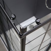 Cabine de douche en verre trempé avec porte coulissante transparente et receveur pour la rénovation d'hôtels et d'appartements