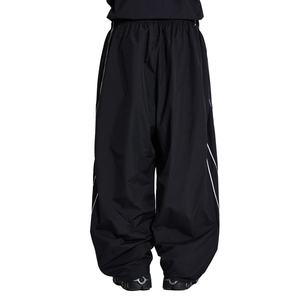 กางเกงขายส่งแบบกำหนดโลโก้เองได้ น้ำหนักเบา แฟชั่นลำลอง เอวยางยืด ผ้าโพลีเอสเตอร์ ดีไซน์ขอบข้างตัดสีแบบเรียบง่าย - Product Image 3