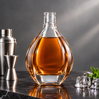 Bouteille à liqueur en verre super flint transparent à facettes multiples de 700 ml, bouteille personnalisée avec logo pour whisky, brandy, vodka, emballage