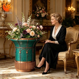Grande Vaso Fioriera in Acciaio Inossidabile Stile Neo-Classico con Tonalità Verde Pavone e Anticata per Lobby di Hotel, Centro Vendite, Arredamento di Lusso - Product Image 1