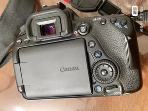 Cámara Digital DSLR EOS 80D <span class=keywords><strong>de</strong></span> <span class=keywords><strong>Segunda</strong></span> <span class=keywords><strong>Mano</strong></span>, Usada, con Resolución HD <span class=keywords><strong>de</strong></span> 8MP, Cargador <span class=keywords><strong>de</strong></span> Batería y Tarjeta <span class=keywords><strong>de</strong></span> Memoria - Product Image 3