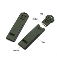 Accessoires de survie Sifflet d'urgence extérieur avec allume-feu en silex pour le camping et la randonnée