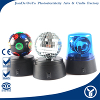 Mini lampe boule disco rotative à 360 degrés à piles 3 pouces RGB sirène lumière pour la décoration de la maison fête noël pâques