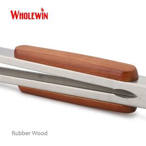 Vente directe d'usine Accessoires de gril en acier inoxydable Pinces à barbecue robustes avec manche en bois - Product Image 4