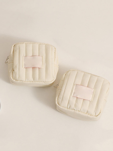 กระเป๋าเครื่องสำอางแบบพกพาสำหรับลิปสติกกระเป๋าเครื่องสำอางทำจากโพลีเอสเตอร์น้ำหนักเบาออกแบบโลโก้ได้ตามต้องการ - Product Image 4