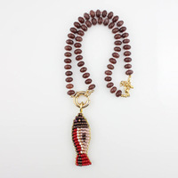 Collier pendentif poisson perlé coloré fait main, breloque poisson tressée, bijoux bohèmes pour l'été et les vacances à la plage, vente en gros
