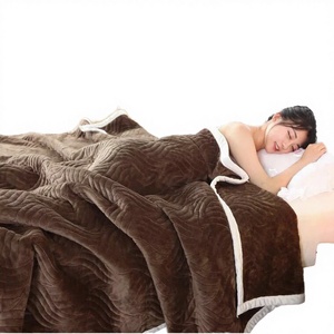 Couverture décorative épaisse 100 % polyester, douce et personnalisable, pour climatisation, style moderne, vente en gros - Product Image 3