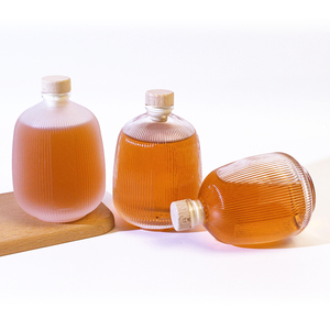 Bottiglia di Vetro Trasparente Satinata di Alta Qualità da 375ml 500ml Riciclabile per Vino e Liquori con Tappo in Sughero Sintetico - Product Image 1