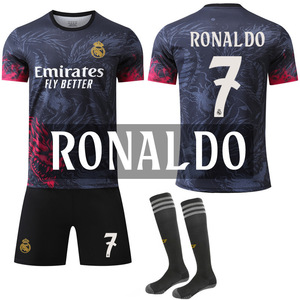 2425 pour les ensembles de football édition spéciale commémorative pour enfants à motif Dragon Noir Rouge Nouvelle police N°9 Mbappé 7 Vinicus - Product Image 2