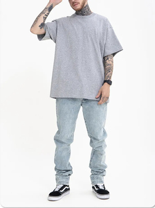 เสื้อยืดคอกลมของผู้ชายสีพื้นสีเทาเข้มผ้าฝ้าย95% หนัก5% ผ้าสแปนเด็กซ์ดีไซน์แฟชั่นโอเวอร์ไซส์ - Product Image 4