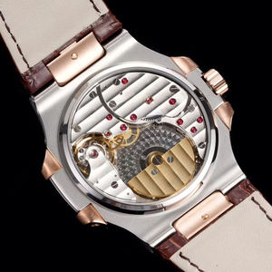 Reloj Premium Privado 5712 Edición Exclusiva para Asia, Oro Blanco de 18K y Oro Rosa, Diseño Bicolor, Versátil, de Lujo, con Movimiento Automático - Product Image 5