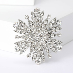 Broches Flocon de Neige 2026, Broches de Mariage, Broches Flocon de Neige en Strass pour Femmes, Idéales pour Cadeaux - Product Image 3