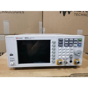 Analizador HP/Keysight N9322C de 9kHz - 7 GHz con Fuente TG xgeqpt - Product Image 1
