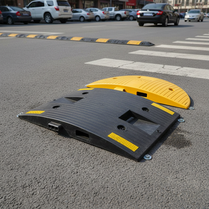 Ileritraffic Couverture de bosse de vitesse en caoutchouc de haute qualité 25x50x4.5 cm Robuste et durable 3kg Noir/Jaune 12105 YK K Speed - Product Image 3