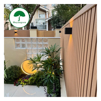 Muestra Gratuita de Panel de Revestimiento de Pared de Compuesto de Plástico y Madera de Color Café Marrón, Resistente a los Rayos UV, para Privacidad en Patios y Paredes Exteriores