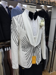 Traje de Tres Piezas Blanco Elegante de Talla Grande, Perfectamente Confeccionado <span class=keywords><strong>para</strong></span> <span class=keywords><strong>Hombres</strong></span>, <span class=keywords><strong>para</strong></span> Bodas, Fiestas y Reuniones Formales de Alto Nivel - Product Image 4