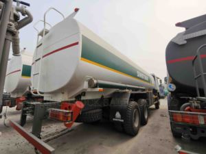 Chine 2026 Nouveau Sinotruk Howo 6x6 AWD Camion-citerne tout-terrain de 20 000 litres à <span class=keywords><strong>vendre</strong></span> en R.D. Congo - Product Image 4