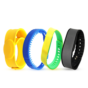 Bracelets RFID NFC en silicone pour adultes, adolescents et enfants, LF 125 kHz / HF 13,56 MHz, avec couleurs blanc, noir, rose, rouge, bleu et arc-en-ciel - Product Image 2