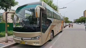 Autobuses Yu Tong usados a la venta, autobús urbano de lujo ZK6128 con 50-54 asientos y modelo de 2022 años para autobuses urbanos en China - Product Image 2