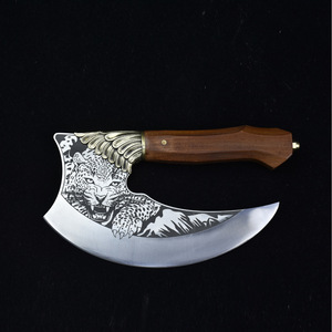 Ascia Decorativa Incisa con Motivo Leopardato, Coltello da Chef Vintage con Lama Curva, Ascia da Collezione Artistica con Manico in Legno Massello e Ornamenti in Ottone - Product Image 1