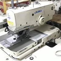 Máquina de coser industrial Juki 3200 usada, controlada por computadora, avanzada, para ojales y botones