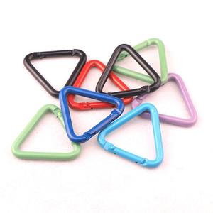 Venta caliente logotipo personalizado aleación de aluminio y Metal para llavero decorativo bolso uso moda triángulo hebilla <span class=keywords><strong>Triangular</strong></span> mosquetón - Product Image 6