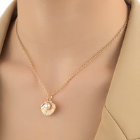 Collier d'été en perles d'imitation simples et élégantes en forme d'éventail en or 18 carats