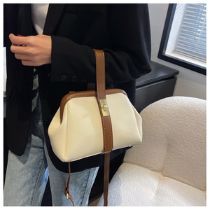 Bolso de mano de cuero Pu retro de moda 2025, bolso cruzado de hombro para mujer de nuevo diseñador semicircular - Product Image 1