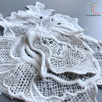 Bordure en dentelle de grande taille avec broderie de fleurs de roses 3D