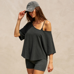 Camiseta de Verano 2026 para Mujer, Color Gris, Hombros Descubiertos, Corte Holgado, Manga Corta, Cuello Asimétrico, para Uso Diario - Product Image 4