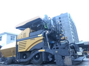 Nouveau finisseur de chaussée diesel RP603 160 CV pour la construction routière – Largeur de pavage 6 m, pour béton et asphalte 400 t/h, idéal pour les routes municipales en Algérie - Product Image 6