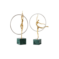 Ensemble de sculptures décoratives de danseuses de ballet, figurines en laiton et acier inoxydable avec base en marbre pour la décoration du salon, du hall d'hôtel