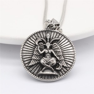 Colgante de Acero Inoxidable Chapado en Oro con Diseño de Ramo de Satán, Estilo Retro, con Cadena de Caja, Joyería Unisex para Fiestas, Venta al por Mayor - Product Image 5