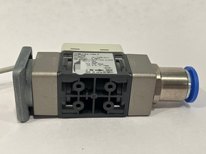 PLC PFMB7102-F04-F สวิตช์ควบคุมการไหลแบบดิจิตอลพร้อมจอแสดงผลในตัว ระบบอัตโนมัติทางอุตสาหกรรม PLC PFMB7102-F04-F สวิตช์ควบคุมการไหลแบบดิจิตอลพร้อมจอแสดงผลในตัว - Product Image 2