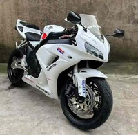 Motocicleta Deportiva de Alto Rendimiento Honda1 CBR1000 1000cc, Cuatro Cilindros en Línea, Refrigeración Líquida, EFI, ABS