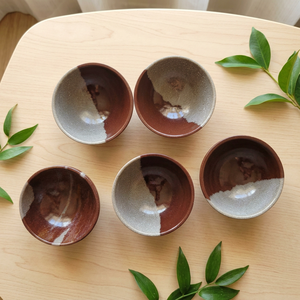 Nouvelle série de bols sculptés à la main, petits (50-60 mm), en pierre de Narmada, jade poli, écologiques, mini, pratiques, en gros, provenant d'Inde. - Product Image 2
