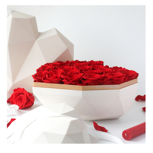 Écrin en forme de cœur avec roses naturelles, 1 pièce, boîte à cadeaux de luxe, romantiques, pour la saint-valentin, avec un styliste - Product Image 3